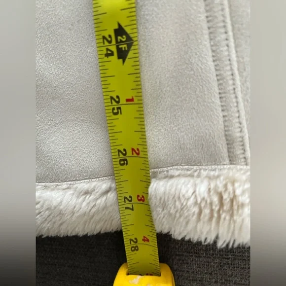 Vintage Cream Faux Fur Hooded Jacket Button Closure Cabincore Nordic Preppy - Picture 11 of 12